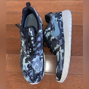 Nike Black Camo Roshe Run